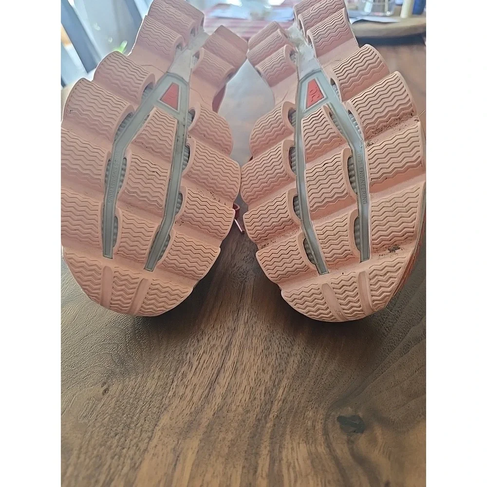 On Cloudsurfer Running Shoes Women‎ Size 8.5 Orange White Athletic Sneakers